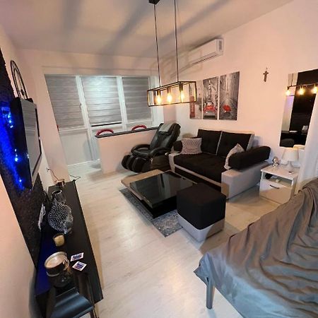 Apartman Paola - Massage Chair- 0-24 Self Check In Out- Zupanja Exterior photo